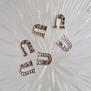 𝅺Letter U Floating Charm for Picture Lockets